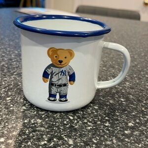 Oris Bear New York Yankees collectible cup